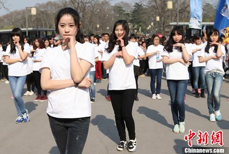 12岁少女谈小学成绩好的秘密走红